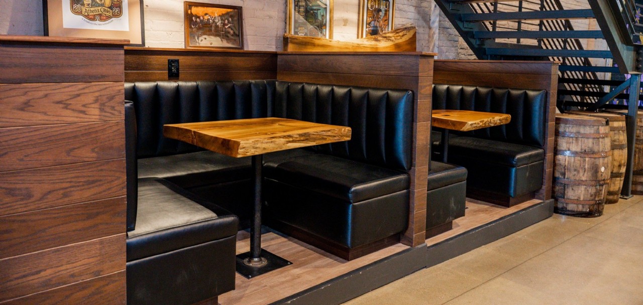 Kafe Bar Dekorasyonu için Deri Sedir Koltukları Tasarım Önerileri